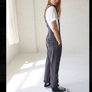 FREE PEOPLE BOYFRIEND OVERALLS BLACK 27